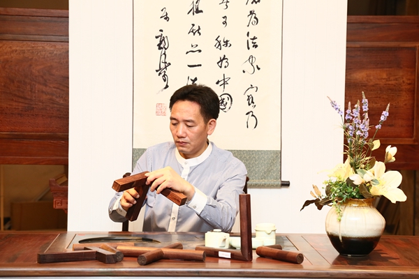 “只做精品，产品如人品”是陈新平始终秉承的理念，也是他对品质的极致追求