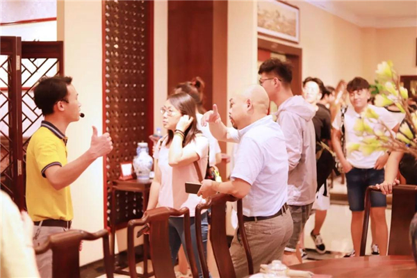 北京工业大学耿丹学院产品设计专业师生一行到国方家居学习参观
