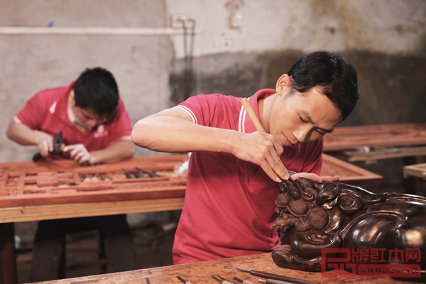 国方家居匠人精益求精，确保出品必为精品